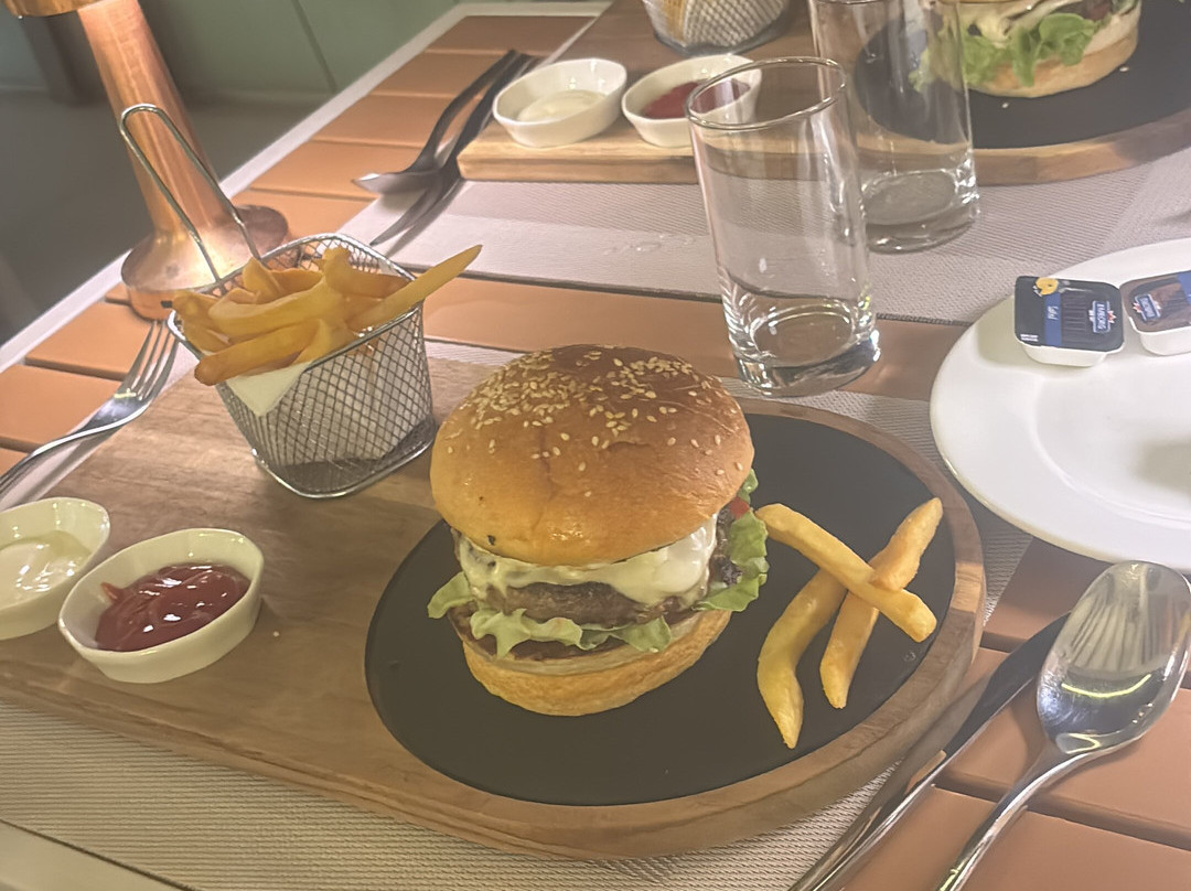 Luau Beach Inn Maldives主图