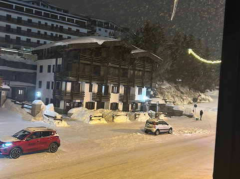 杜科尔酒店主图