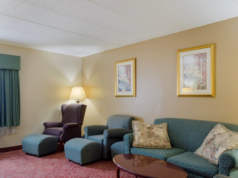All Seasons Inn & Suites Smithfield Providence