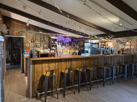 金色的羊毛酒店主图