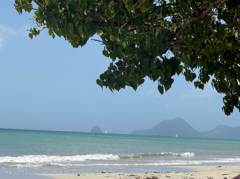 Anse Meunier-Sainte-Anne必去景点