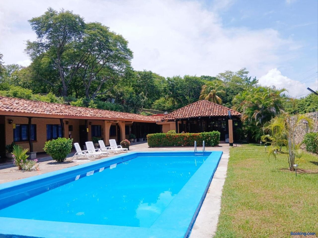 Naranjo Easy Lodge