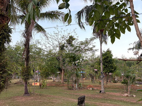 普吉岛疯狂足球高尔夫-芭东海滩必去景点