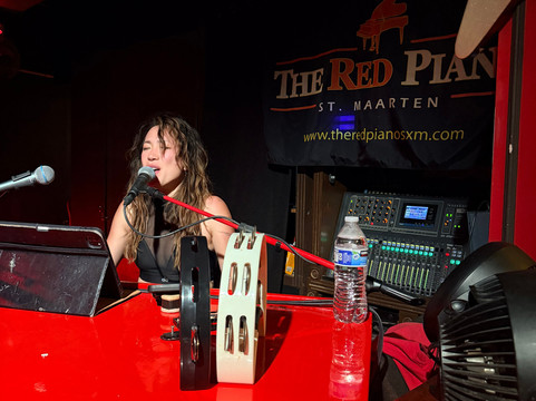 The Red Piano-Pelican Key必去景点