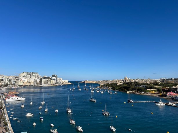 维尔迪吉齐拉海滨长廊-官方