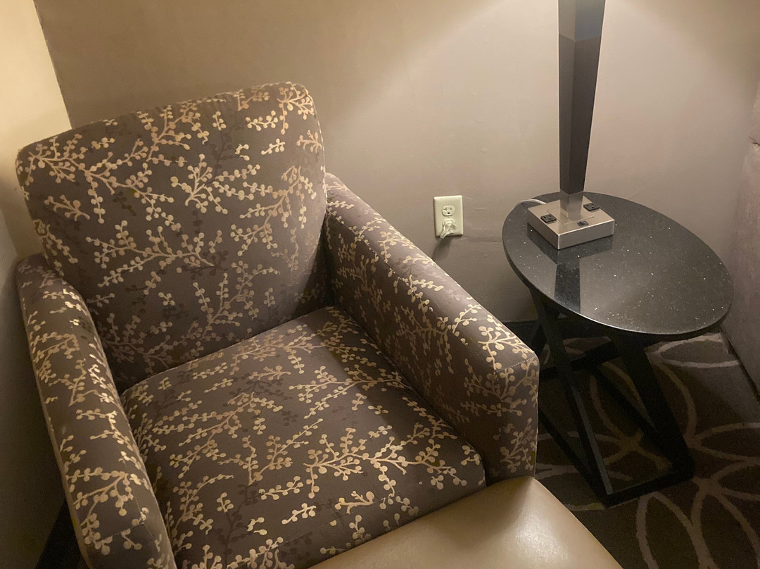 路易斯威尔北德鲁里套房酒店主图