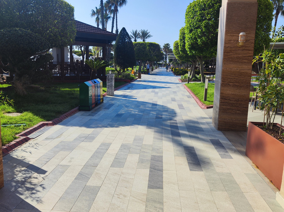 法美拉腊温泉度假酒店主图