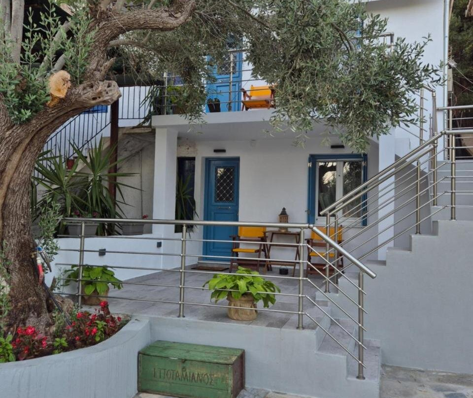 Trikeri Inn