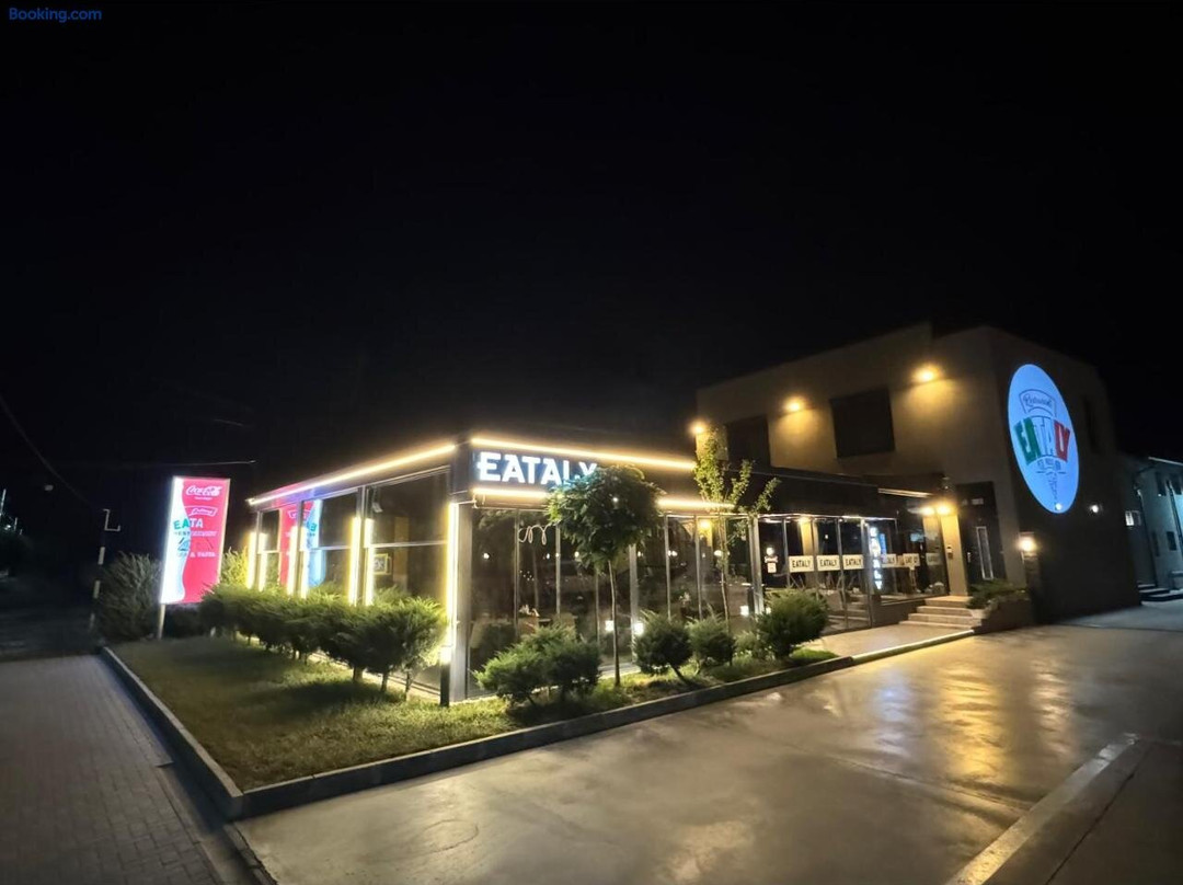 Eataly Cazare Bals