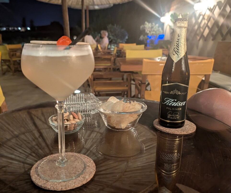 Kafenedaki Bar