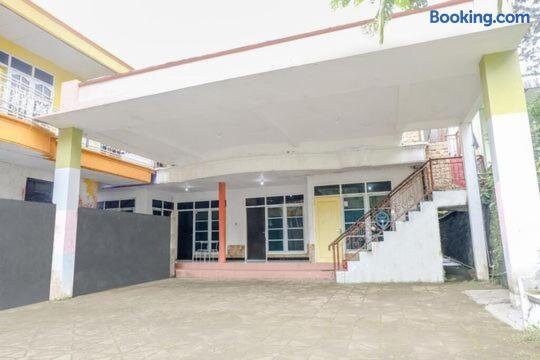 FIVE HOTEL Sarangan
