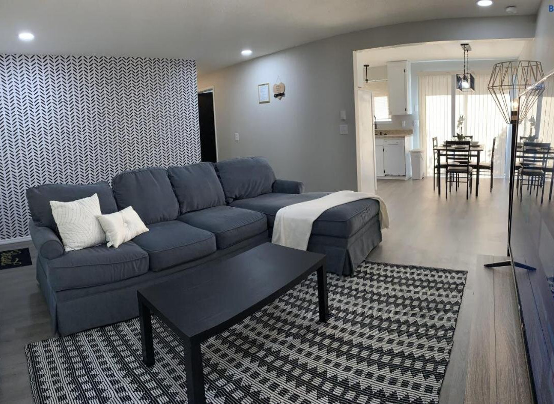 Hidden Gem! Spacious, Private, and Convenient Units Off River Road in Puyallup