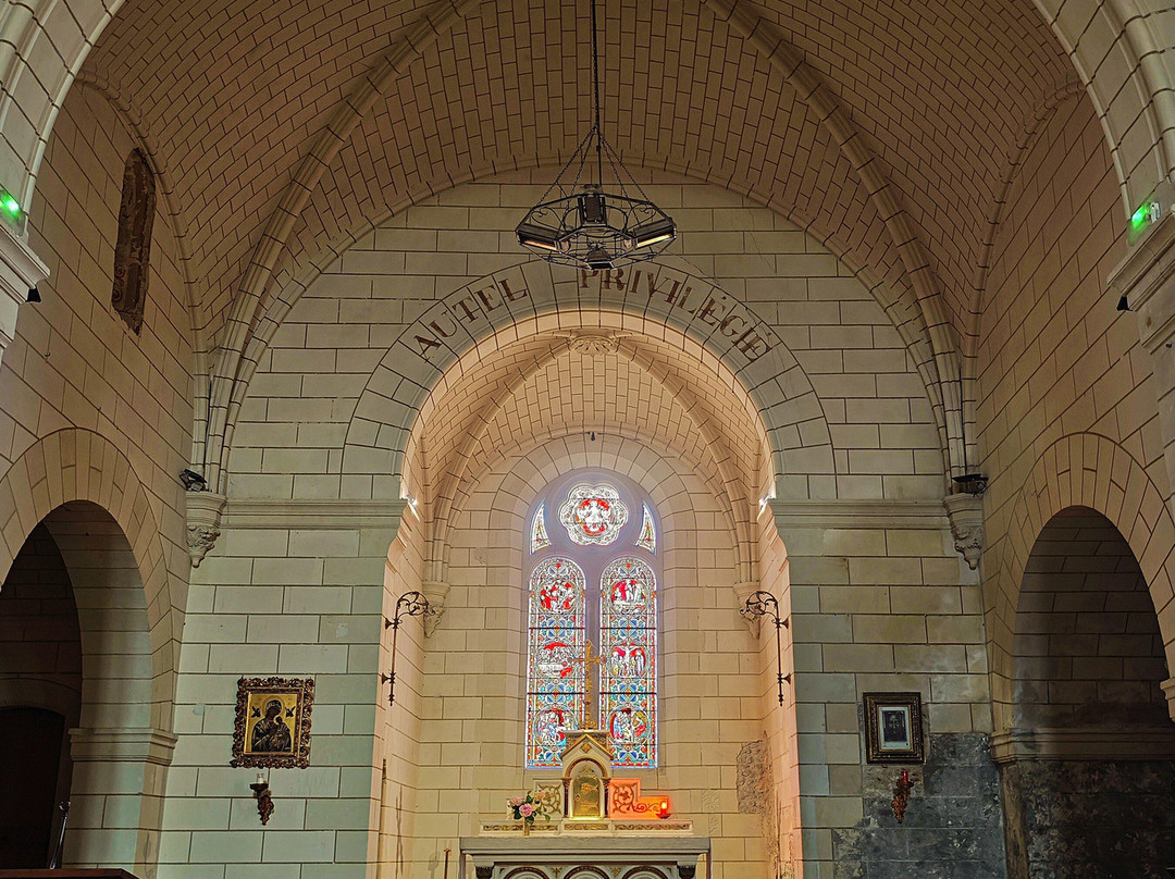 Eglise Saint Maixent-Veigne必去景点