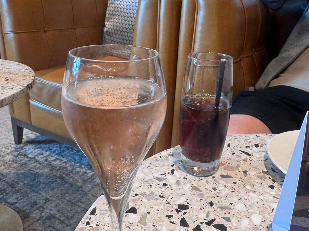 No1 Lounge at Luton Airport-卢顿必去景点