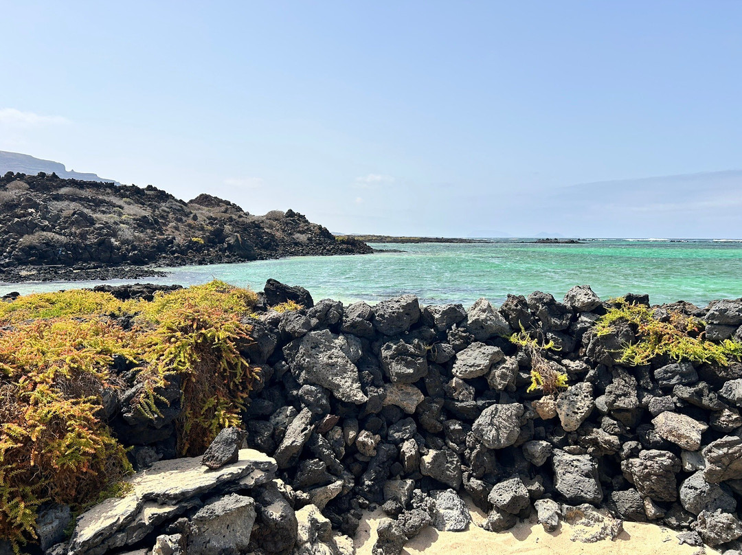 Playa del Caleton Blanco-Orzola必去景点