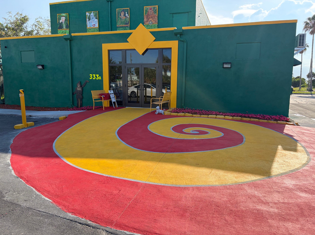 The Wizard Of Oz Museum And Van Gogh-可可海滩必去景点
