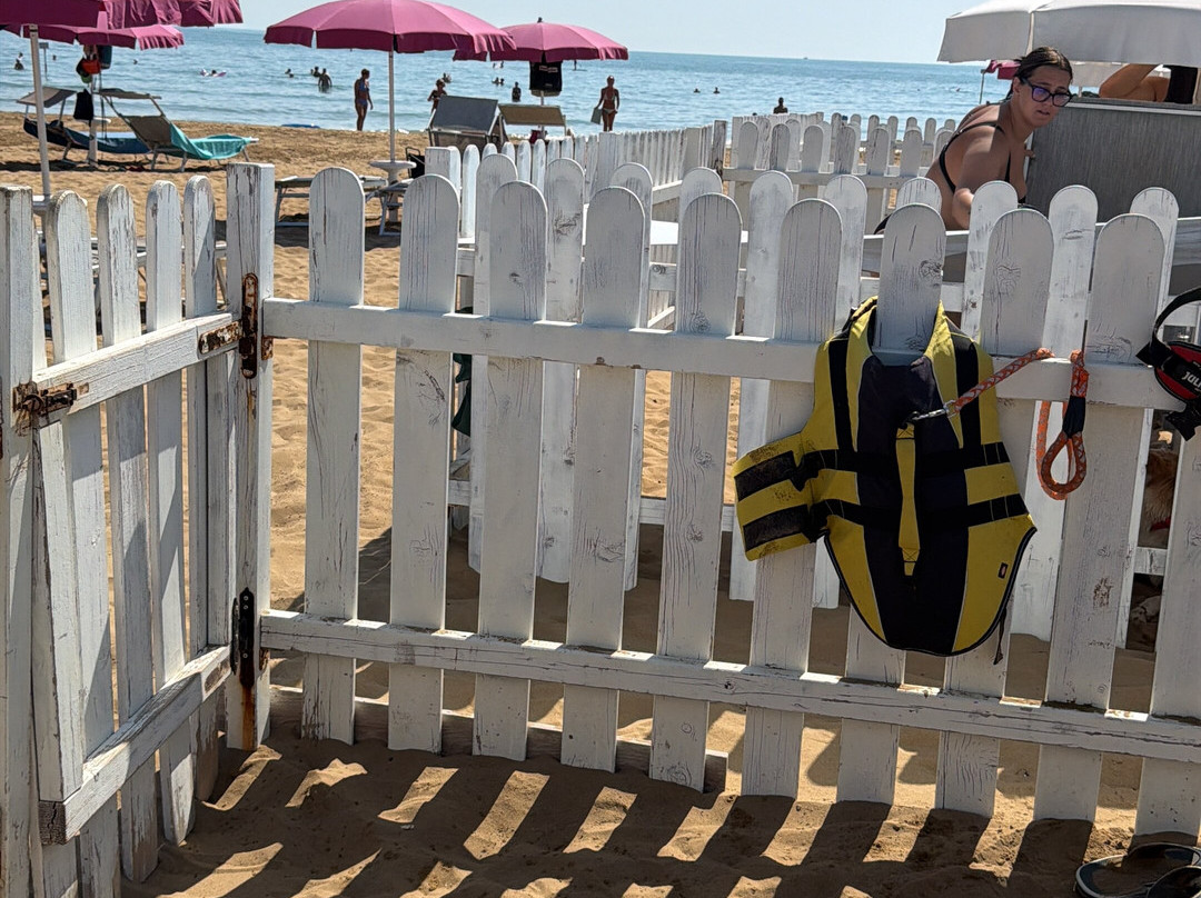 La spiaggia di Duke-利尼亚诺萨比亚多罗必去景点