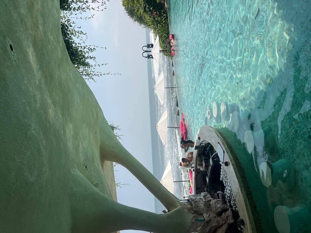 Luna Beach Club