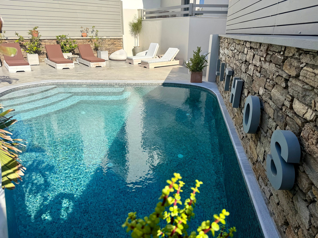 Lithos Luxury Suites主图