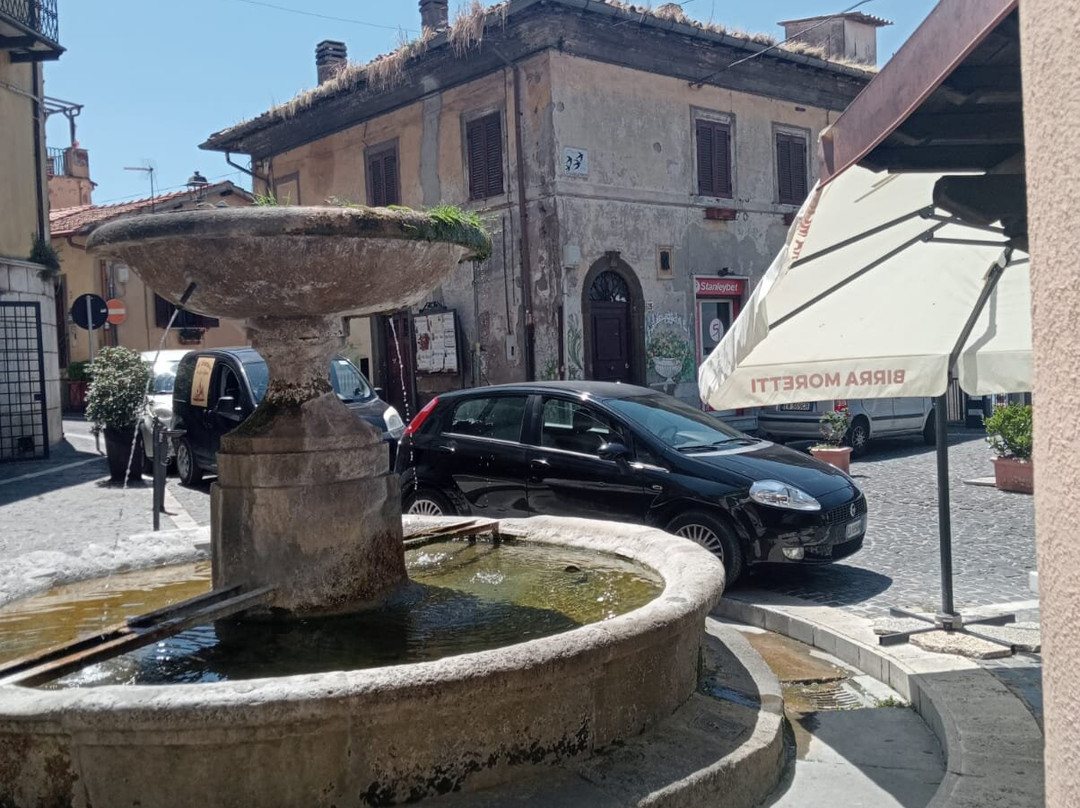 Fontana la Barcaccia-Rocca di Papa必去景点