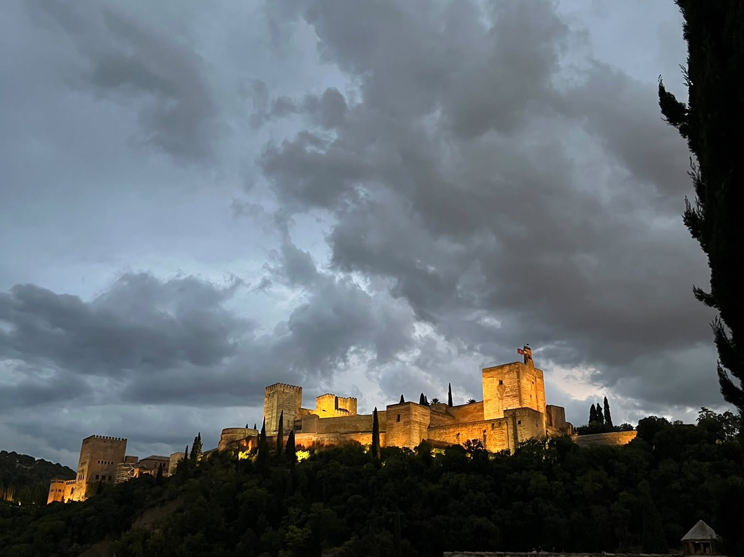 Granada Magic Tours-格拉纳达必去景点
