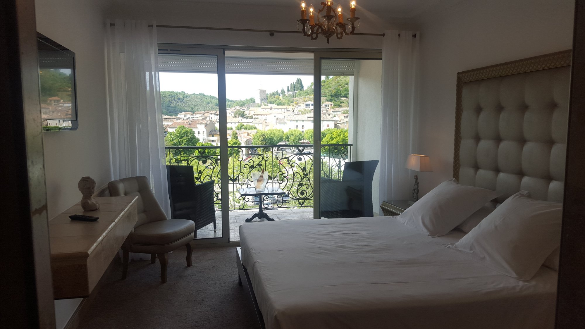 两只狮子酒店-官方