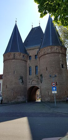 Koornmarktpoort Kampen-坎彭必去景点