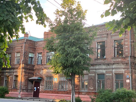 City and Paris School Building景点图片