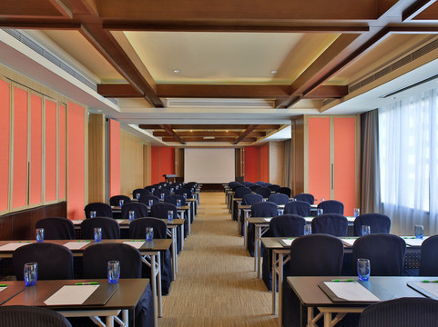 马卡蒂套房假日酒店 (新装修的)主图