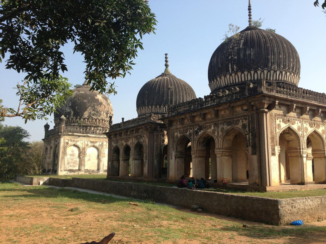 Qutb Shahi Tombs景点图片
