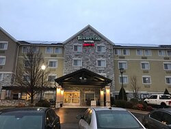 乔普林唐普雷斯套房酒店主图