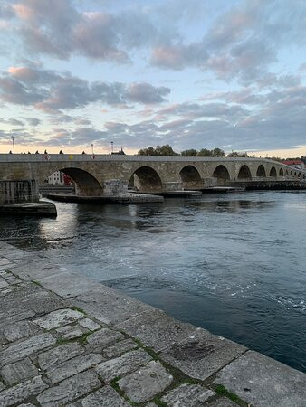 Old Stone Bridge-雷根斯堡必去景点