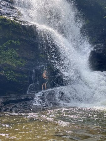 Secret Falls景点图片