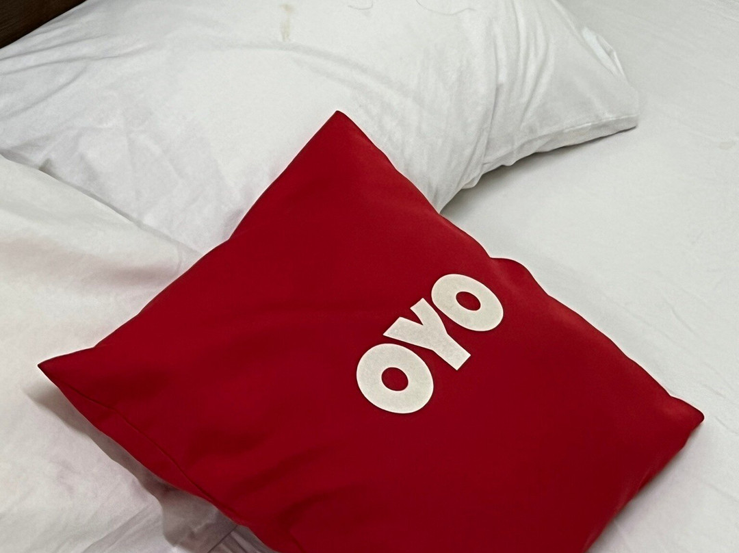 OYO 89363 Casavilla Hotel