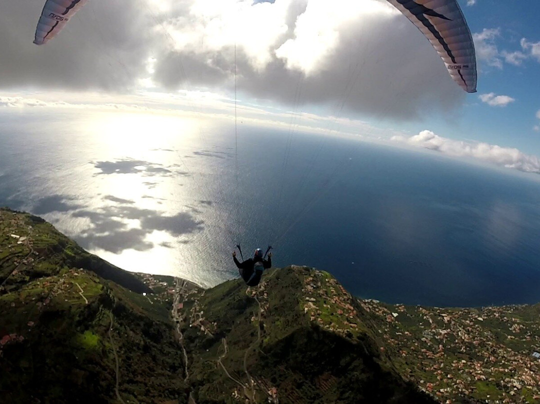 Madeira Paragliding-Arco da Calheta必去景点