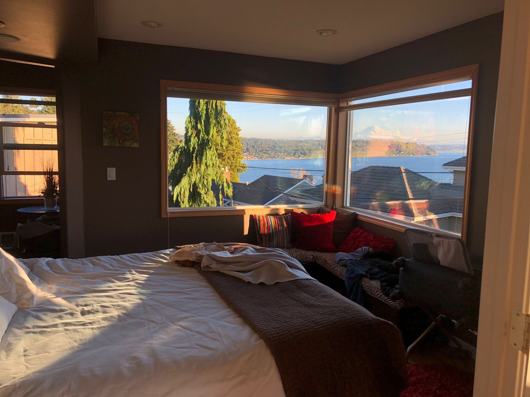 Three Tree Point Bed and Breakfast主图