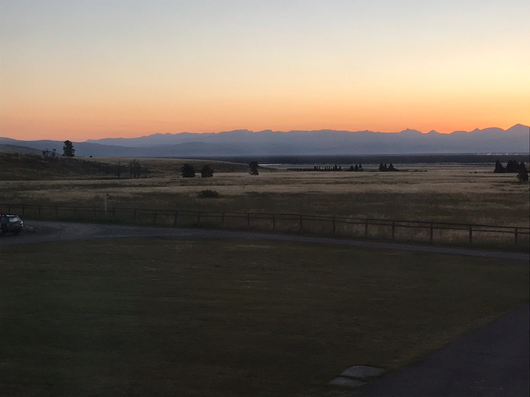 黄石公园狮头速8汽车旅馆主图