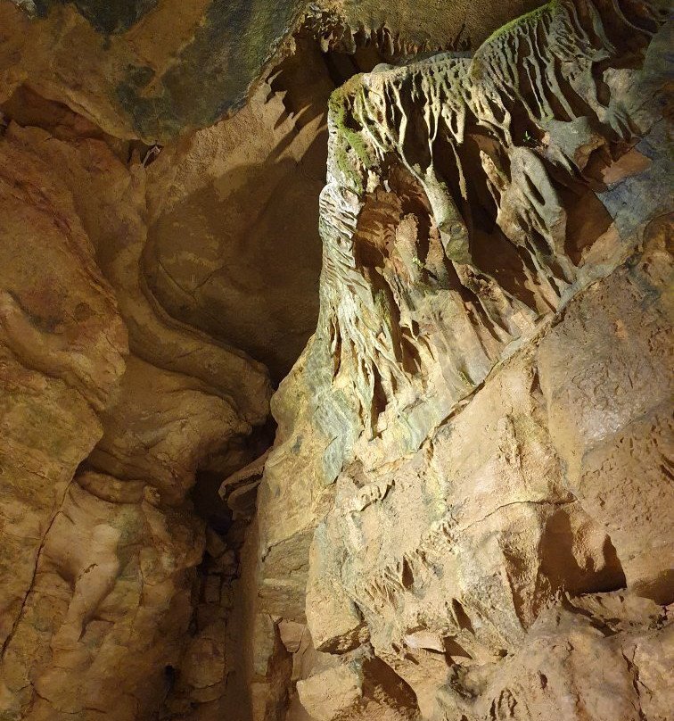 Les Grottes de Bèze-Beze必去景点
