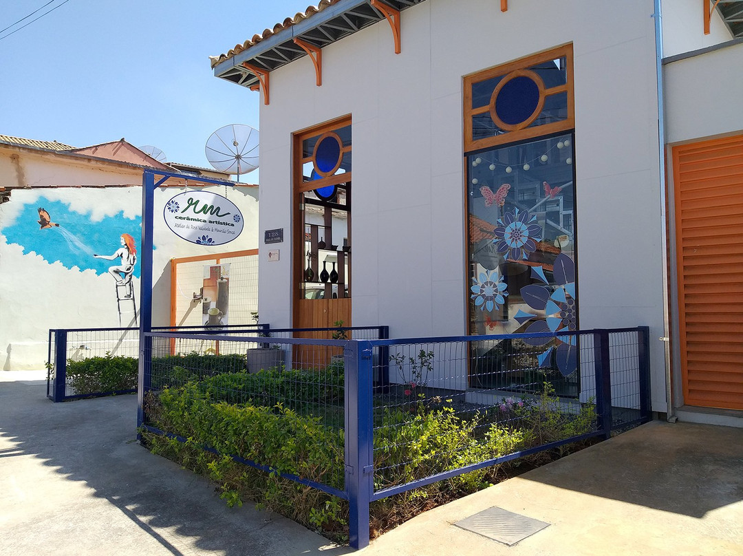 RM Ceramica Artistica-蒂拉登特斯必去景点