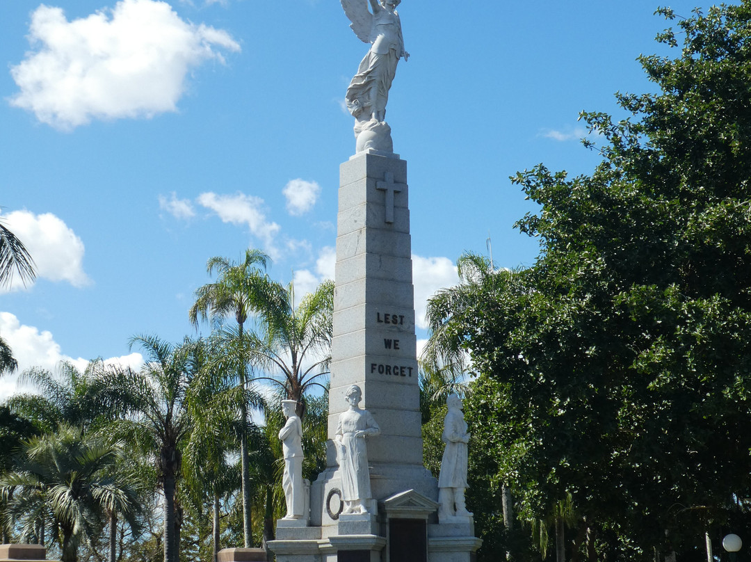 Cenotaph and Memorial Gates景点图片