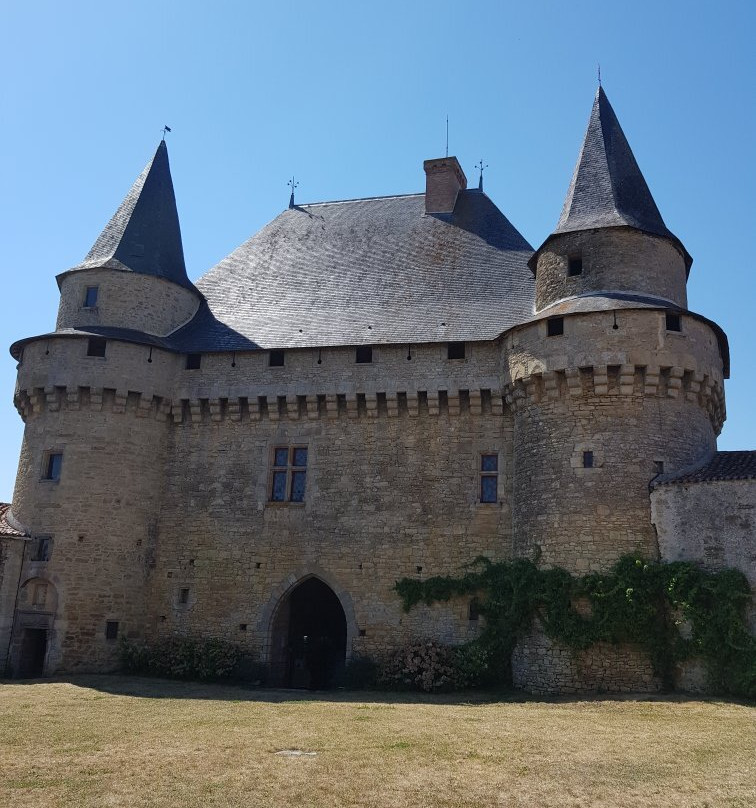 Château de Sigournais景点图片