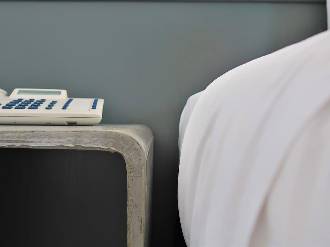 阿多马酒店主图