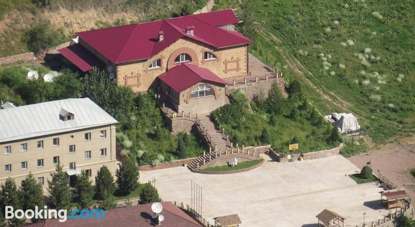 Turbaza Yangiabad