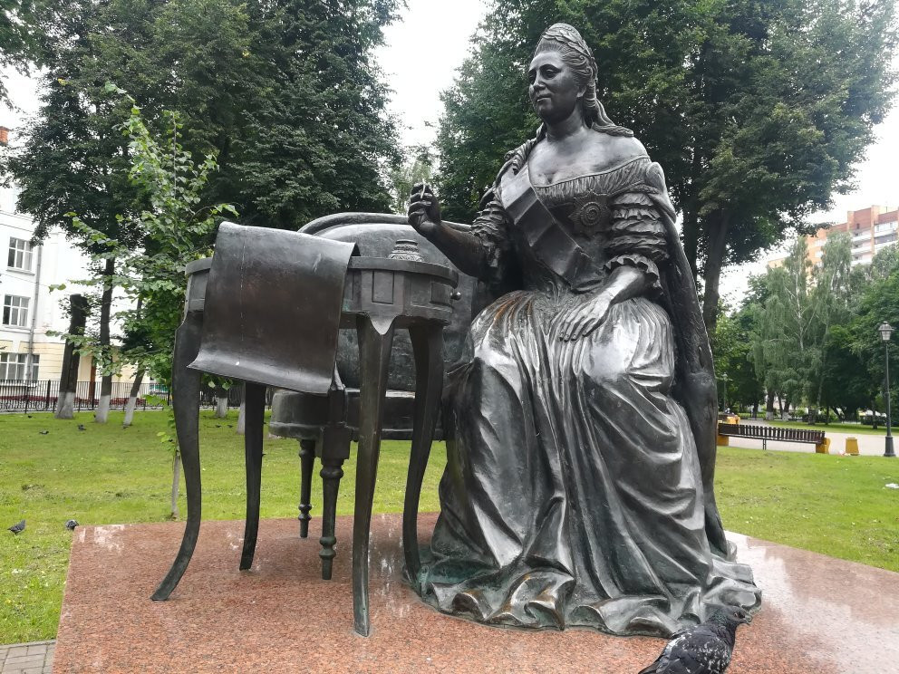 Monument to Catherine the Great-波多利斯克必去景点