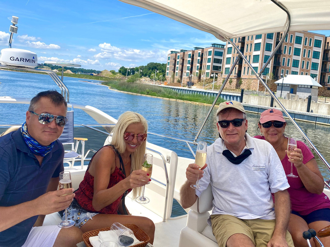 Glen Cove Cruises景点图片