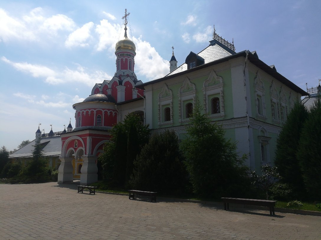 Svyatykh Tsarstvennykh Muchenikov i Starosterptsev Church景点图片