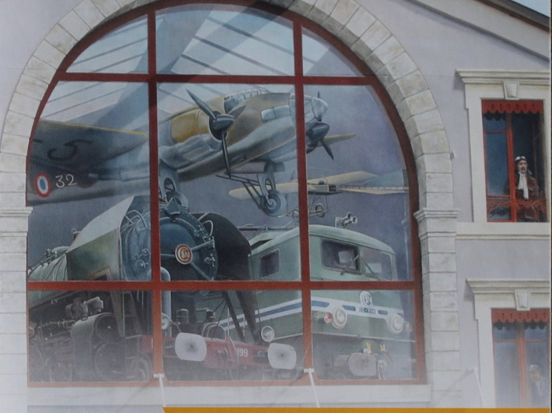 Fresque « Train et Avion »景点图片