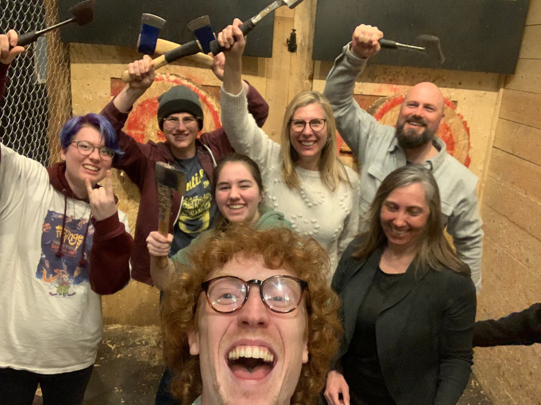 Peak Axe Throwing-雷夫尔斯托克必去景点