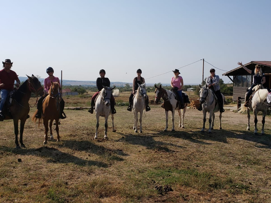 Horseback Riding Camp Ezdul-Hissarya必去景点