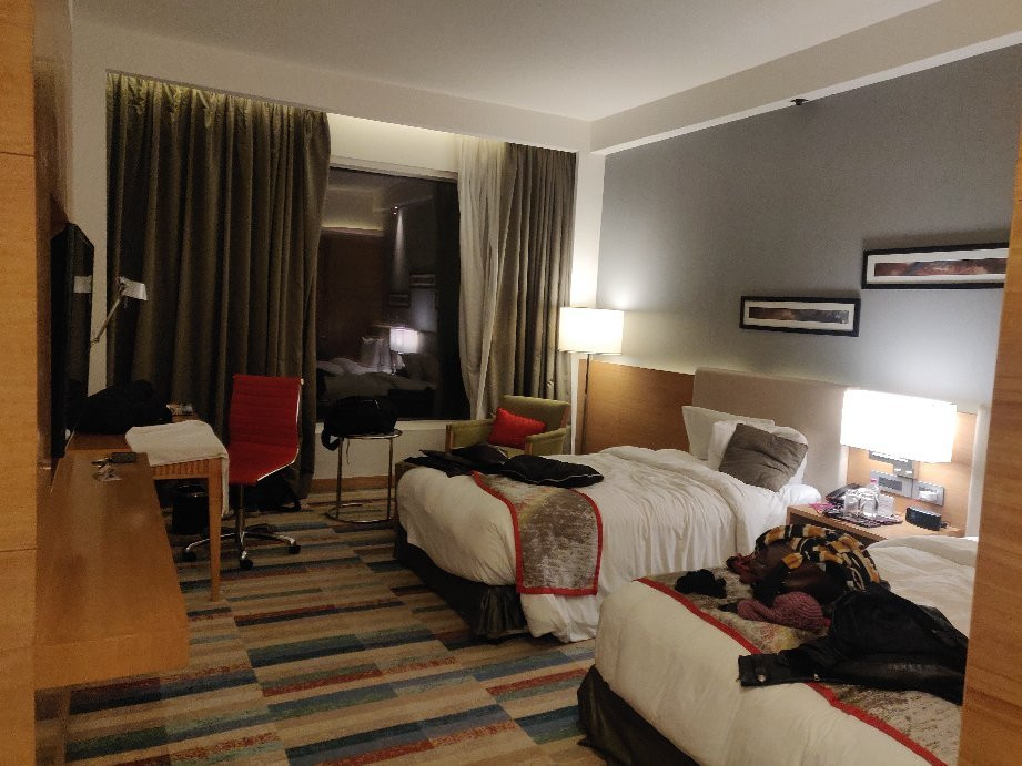 皇冠广场酒店主图